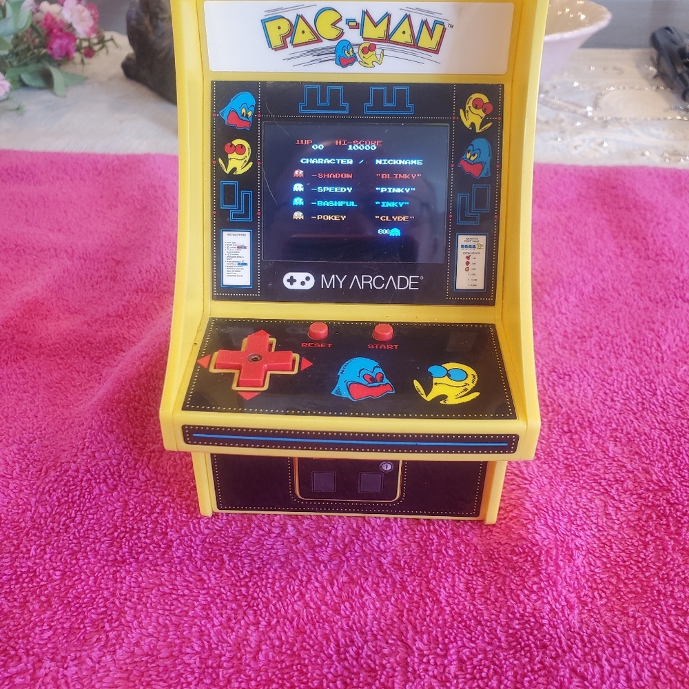 Arcade Pac-Man Mini Arcade Machine - Yellow